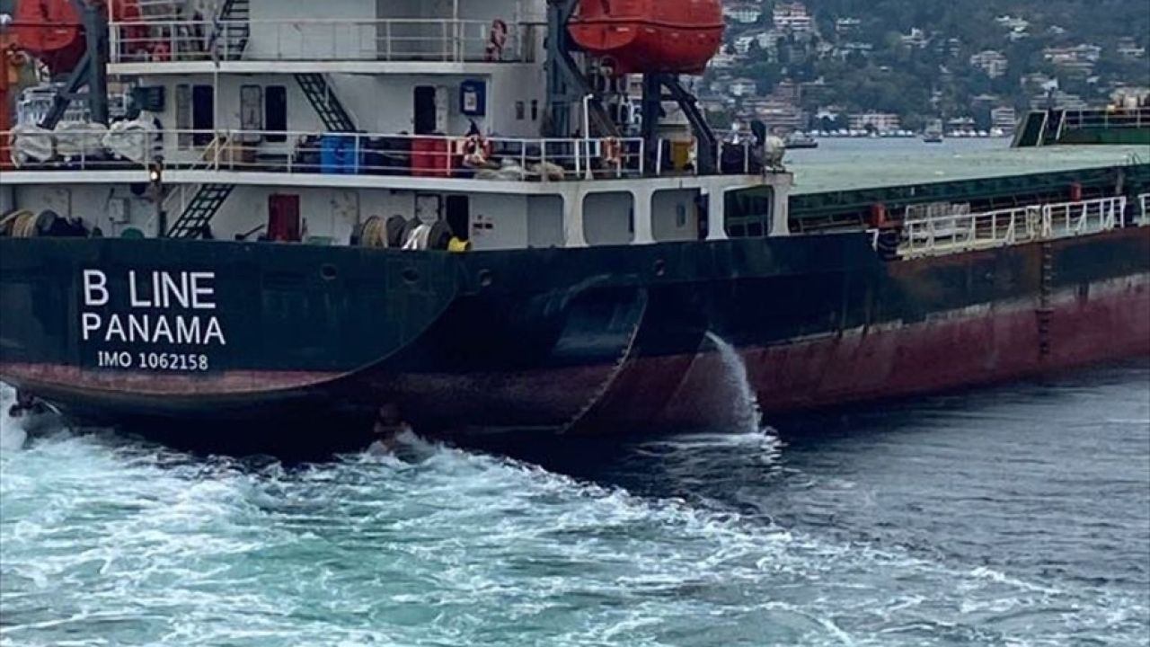 İstanbul Boğazı'nda Gemi Trafiği Askıya Alındı