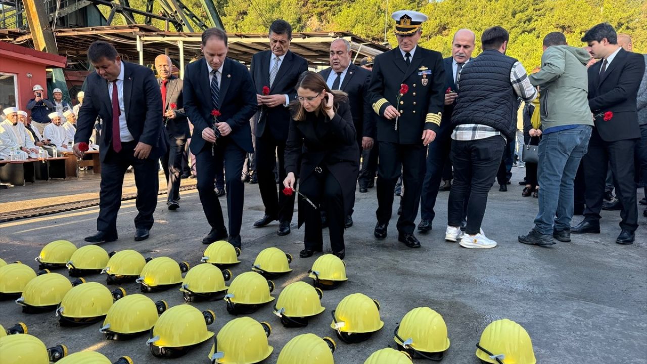 Amasra'daki Maden Faciasında Hayatını Kaybeden İşçiler Anıldı