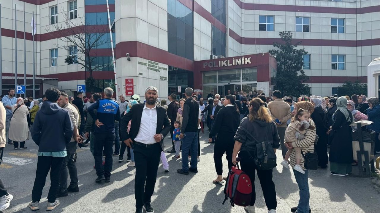 Esenyurt'ta Hastanede Yangın Çıktı, Ameliyatlar İptal Edildi