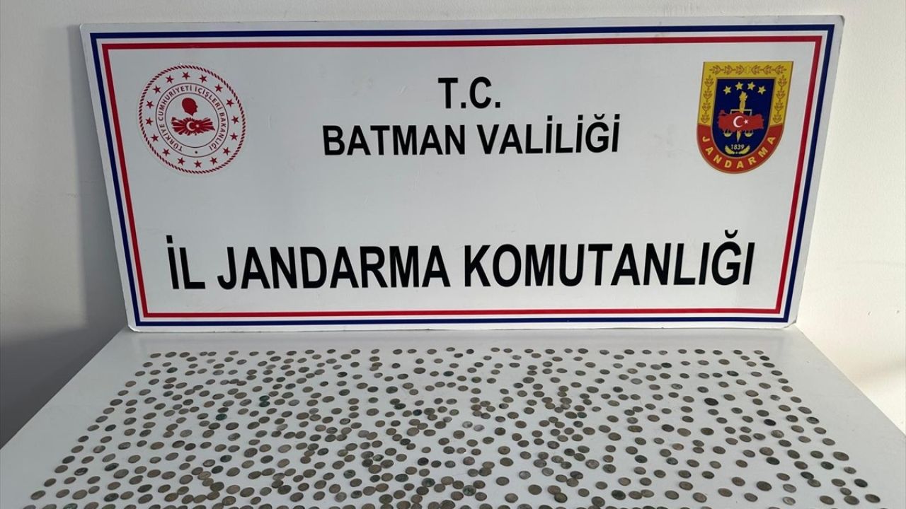 Batman'da Tarihi Eser Kaçakçılığı Operasyonu: 640 Sikke Ele Geçirildi