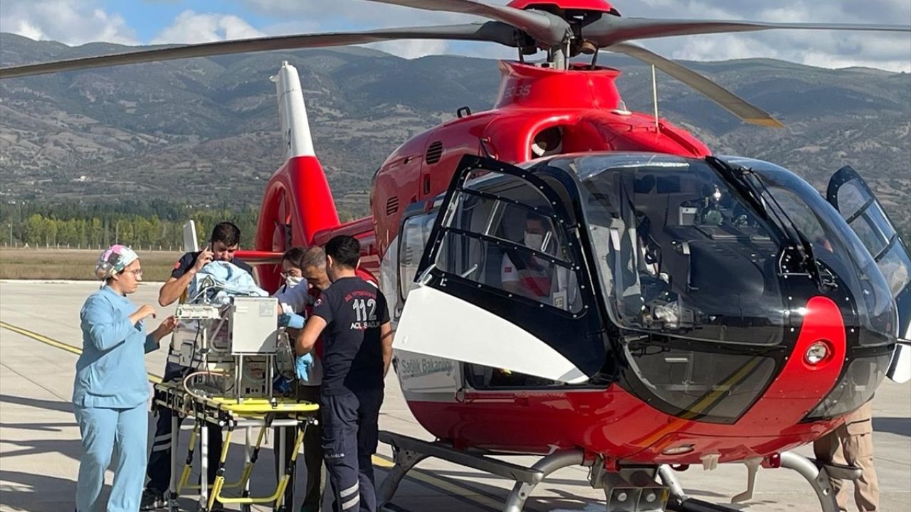 Tokat'ta 22 Günlük Bebeğin Hayat Mücadelesi: Ambulans Helikopterle Ankara'ya Sevk Edildi