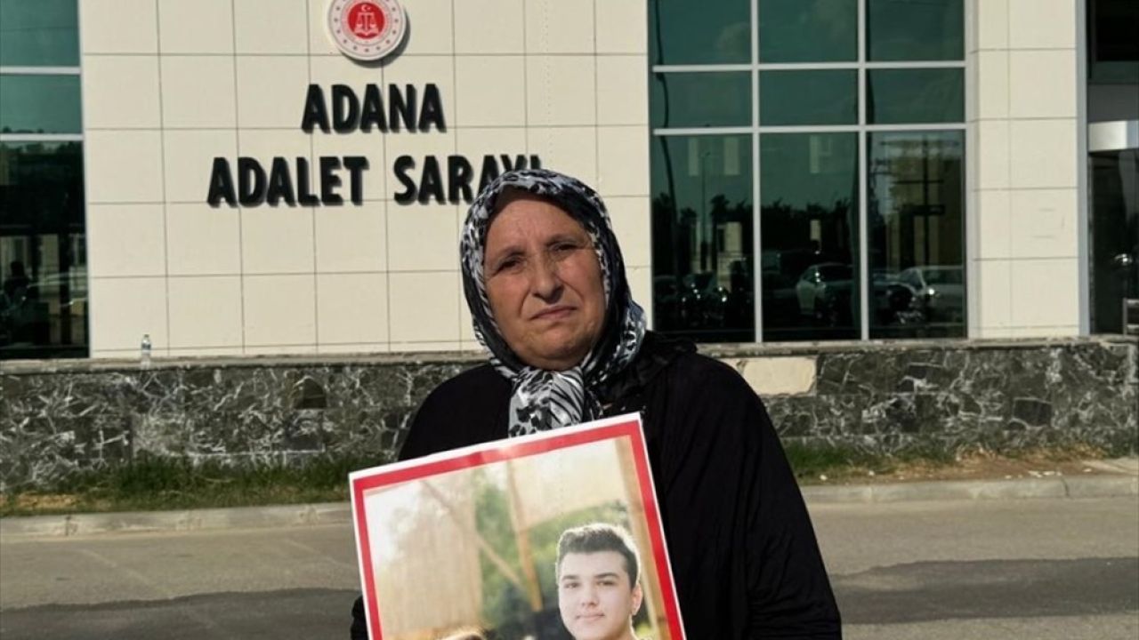 Adana'da Gözyaşartan Cinayet: Eşi ve Oğlunu Bıçaklayan Sanığa Ağır Ceza