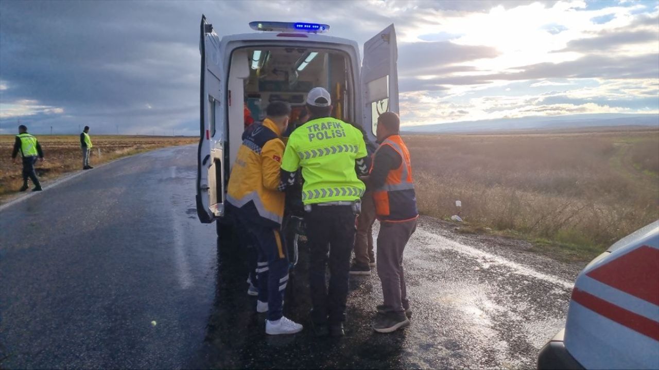 Çorum'da Minibüs ve Tanker Kazası: 1 Ölü, 18 Yaralı