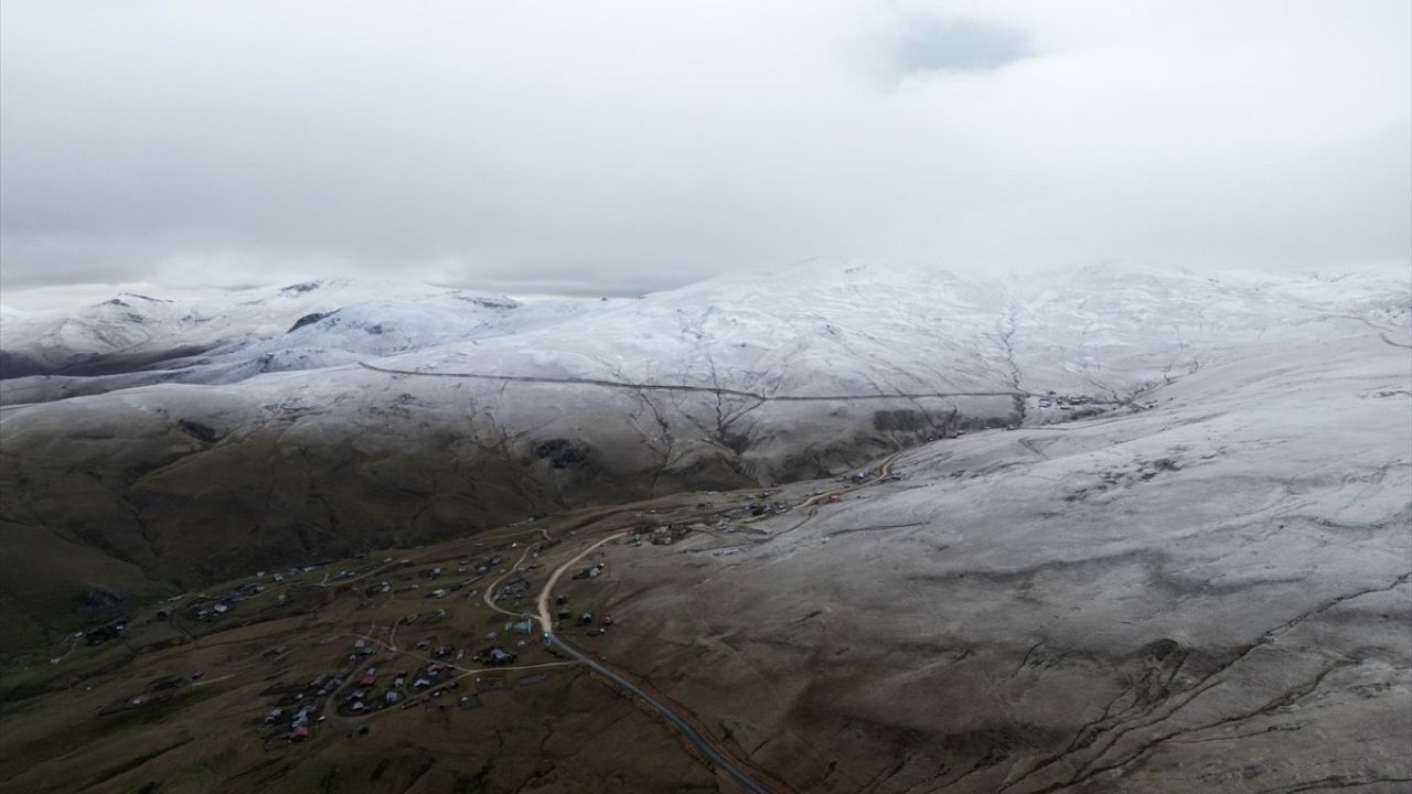 Giresun'un Kümbet Yaylası'na İlk Kar Düştü