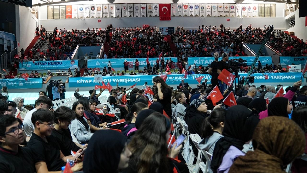 TÜGVA Kitap Kurdu Yarışması İzmir’de Tanıtıldı