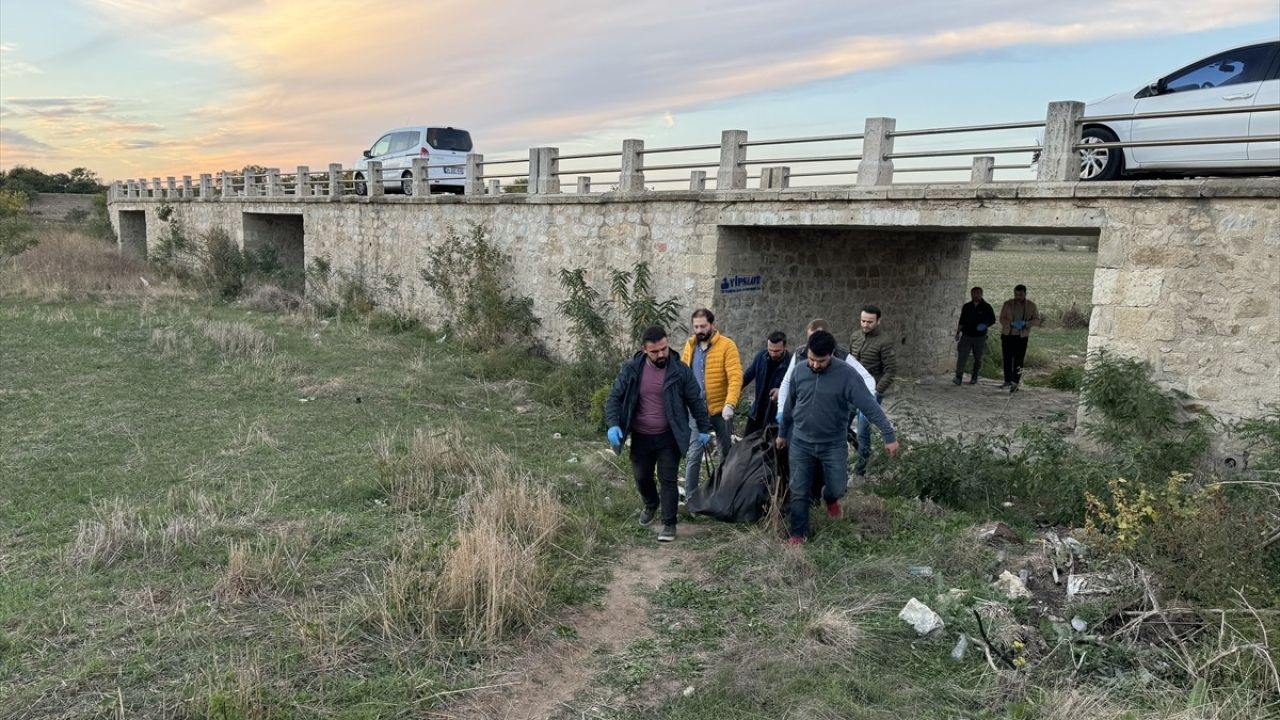 Edirne'de Tunca Nehri Kıyısında Erkek Cesedi Bulundu