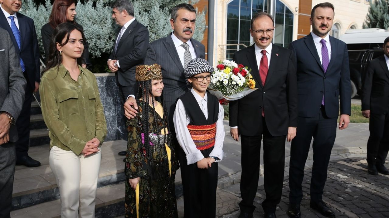 Bakan Tekin Siirt'te Eğitim Değerlendirmesi Yaptı