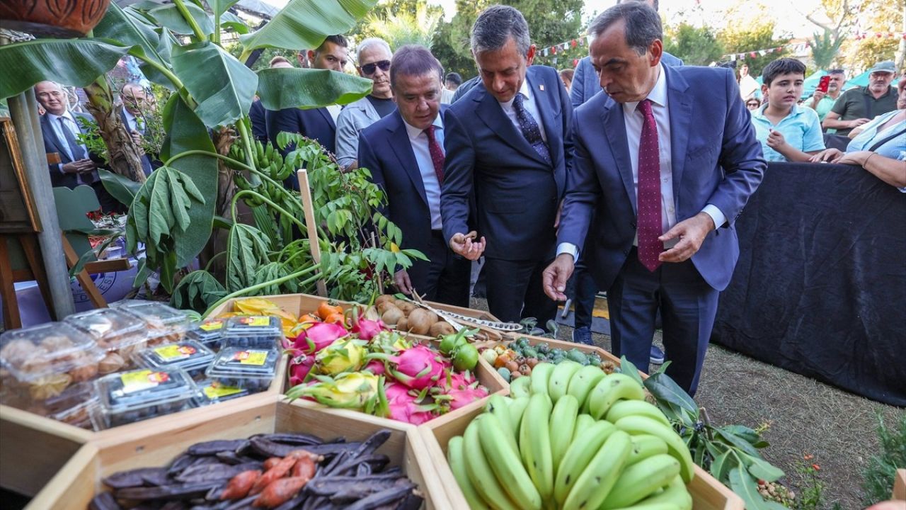 CHP Genel Başkanı Özgür Özel Gazipaşa'da Festivalde Konuştu