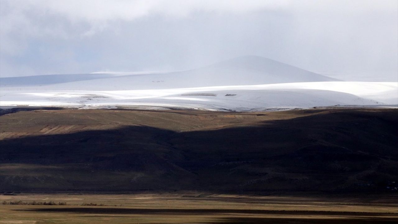 Doğu Anadolu'da Kar Manzaraları: Ardahan, Ağrı ve Kars Beyaza Büründü