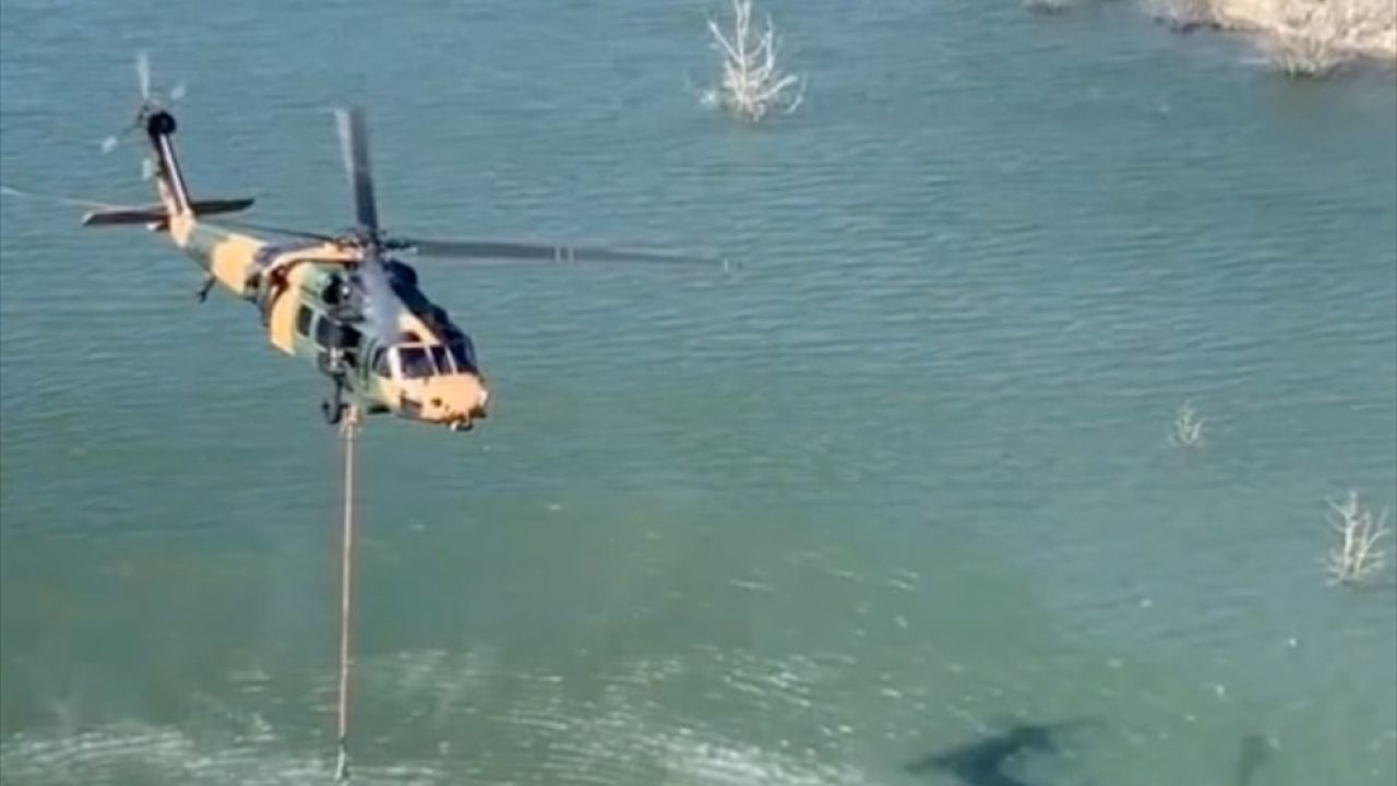 Dalaman'daki Orman Yangını Söndürme Çalışmalarında Askeri Helikopter Desteği