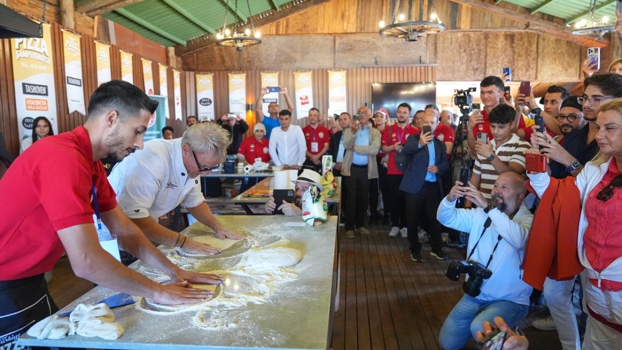 İzmir'de Pizza Şampiyonası Coşkusu