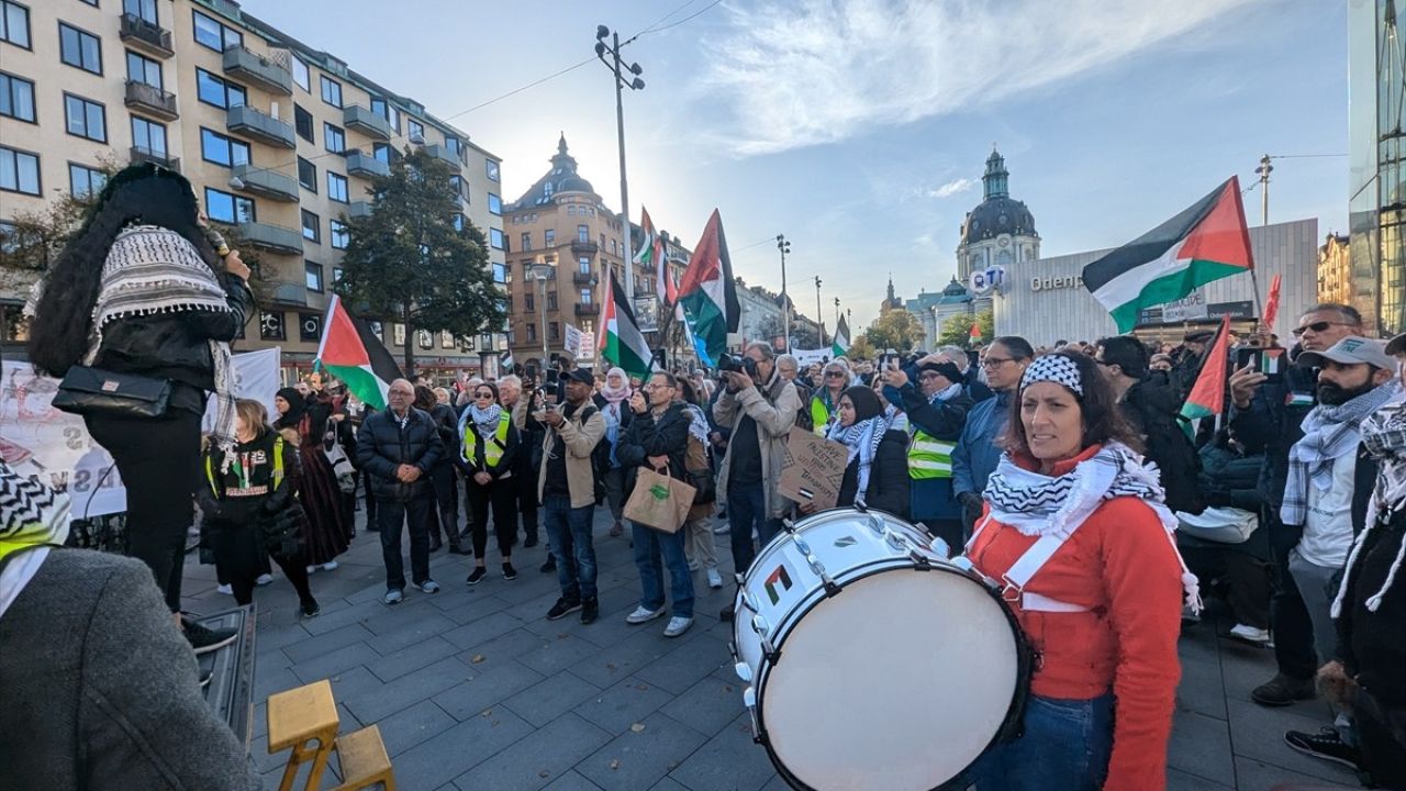 İsveç'te İsrail'in Gazze ve Lübnan Saldırılarına Karşı Protesto Düzenlendi