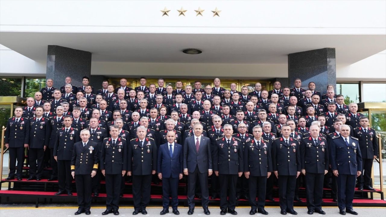 İçişleri Bakanı Yerlikaya'dan Jandarma Genel Komutanlığı Toplantısı Değerlendirmesi