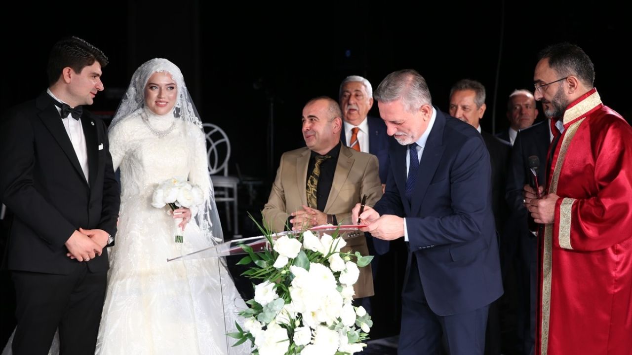 Ala, Bursa'daki Nikah Töreninde Şahitlik Yaptı