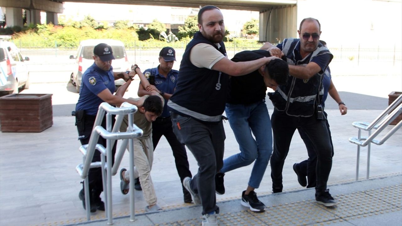 Antalya'da Polis Memuruna Yapılan Silahlı Saldırıda İki Şüpheli Adliyeye Sevk Edildi