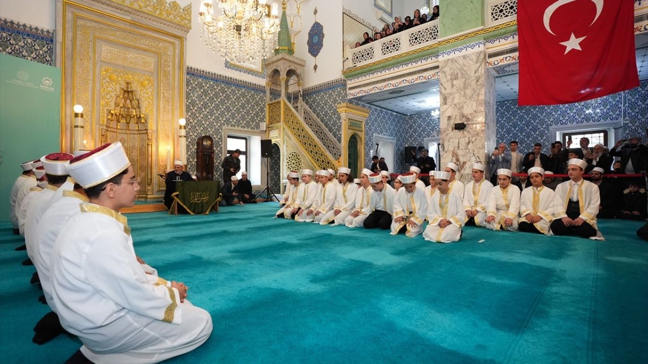 Diyanet Başkanı Erbaş'tan Hafızlara İcazet Belgeleri