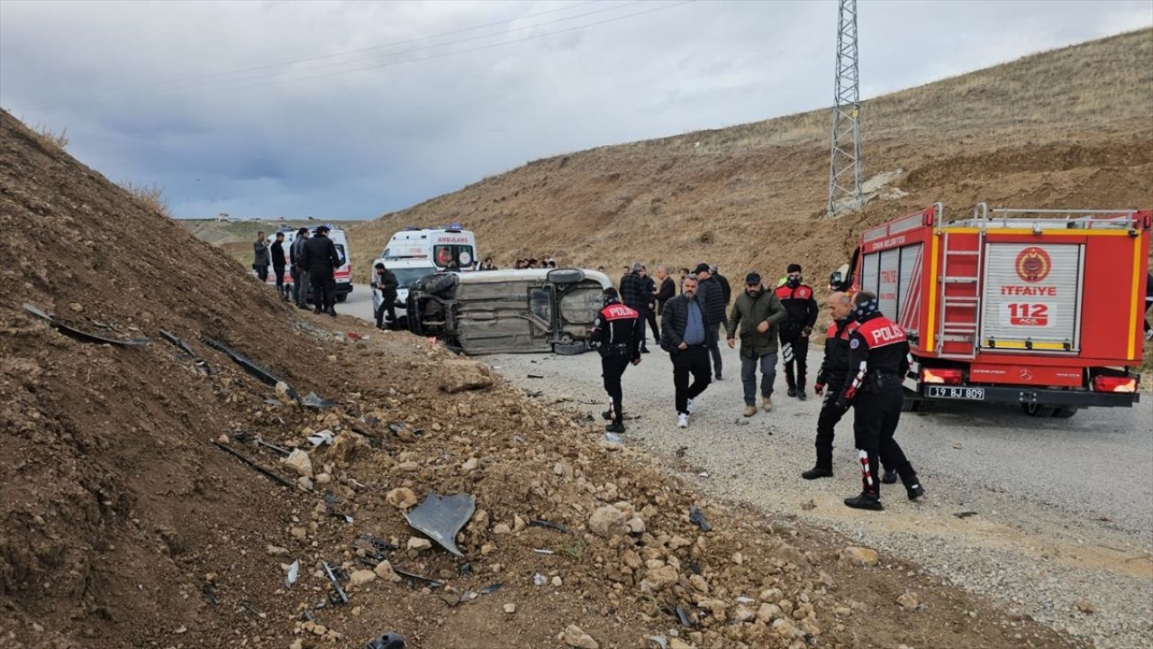 Çorum'da Polis Aracı Devrildi: 2 Polis Yaralandı