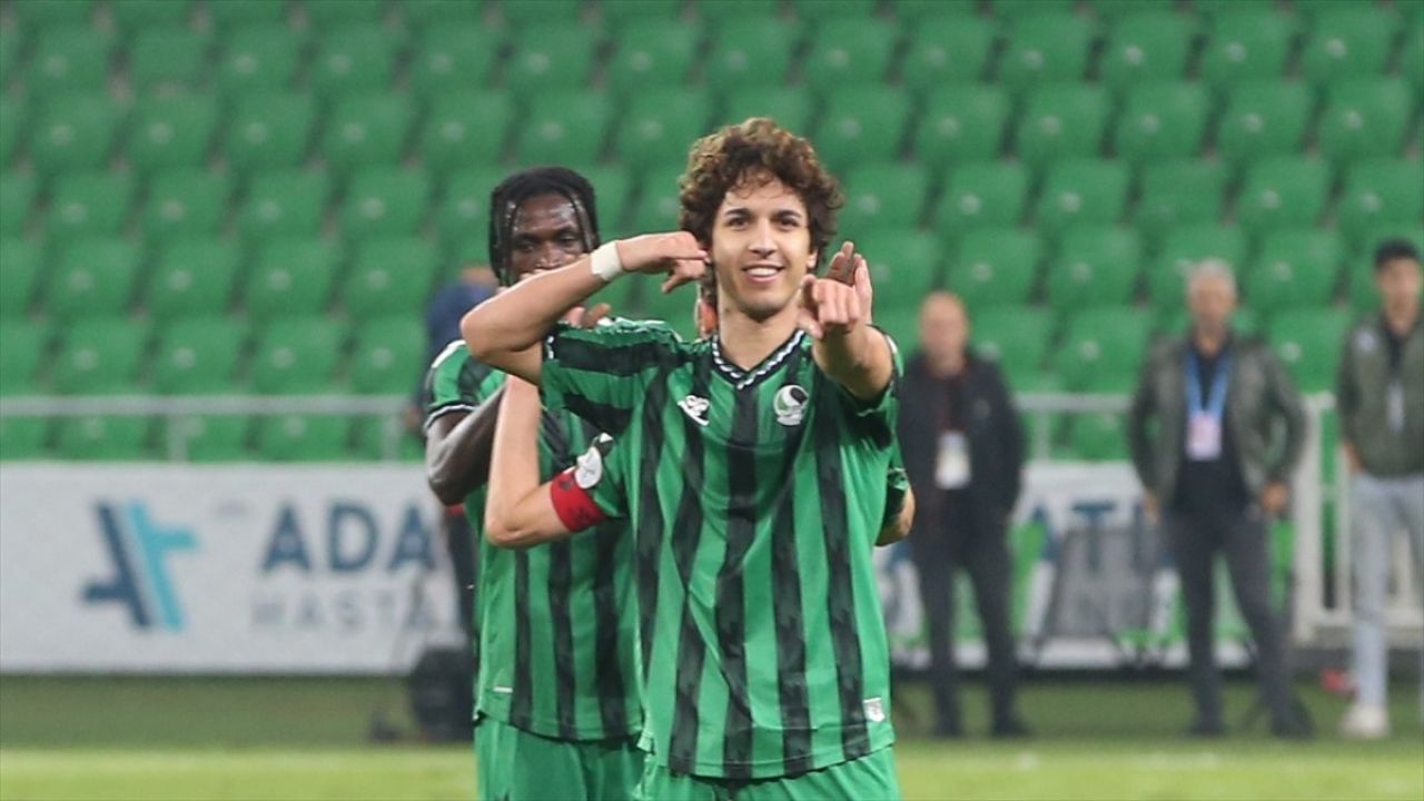 Sakaryaspor, Uğur Okulları İstanbulspor'u 3-1 Yenerek Galip Geldi