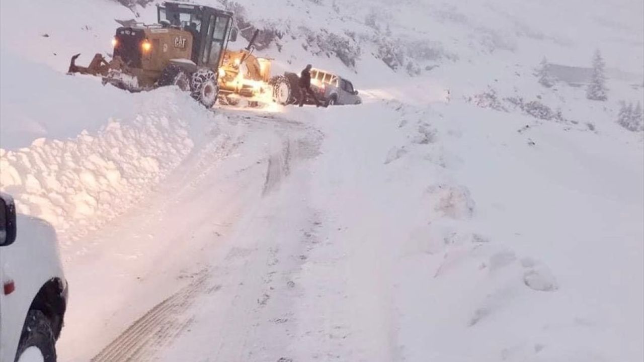 Sis Dağı Yaylası'nda Mahsur Kalan 5 Kişi Kurtarıldı