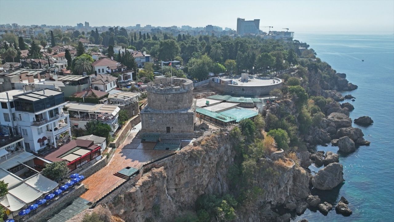 Antalya'daki Hıdırlık Kulesi Projesinde İlerleme Kaydedildi