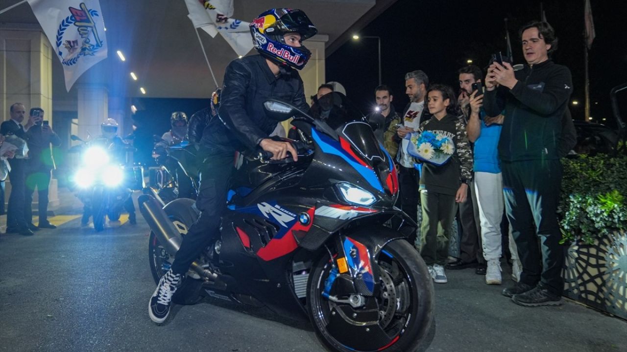 Toprak Razgatlıoğlu 2024 Dünya Superbike Şampiyonu Olarak Yurda Döndü