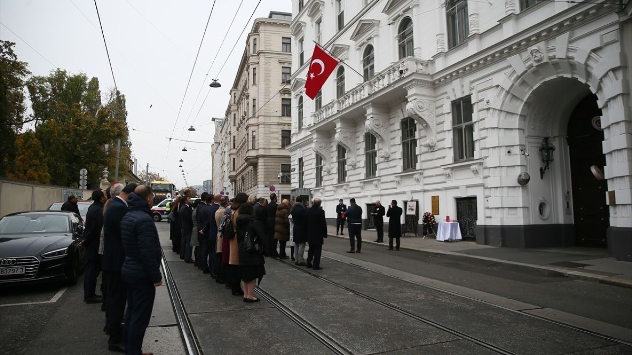 Viyana'da Şehit Diplomatik Anma Töreni