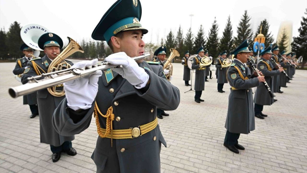 Kazakistan'da Cumhuriyet Günü Coşkuyla Kutlanıyor