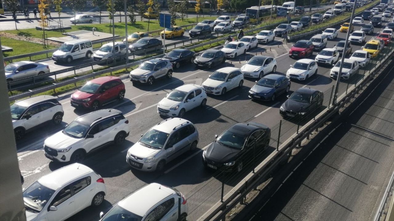 İstanbul'da Trafik Yoğunluğu Yüzde 71'e Ulaştı