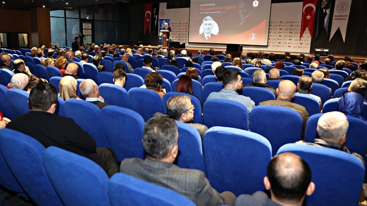 Samsun'da 'Milli Egemenlik Zirvesi: Cumhuriyet' Konferansı