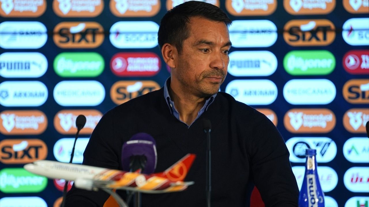 Beşiktaş Teknik Direktörü Van Bronckhorst: Duran Top Savunmasında Daha Güçlü Olmalıydık