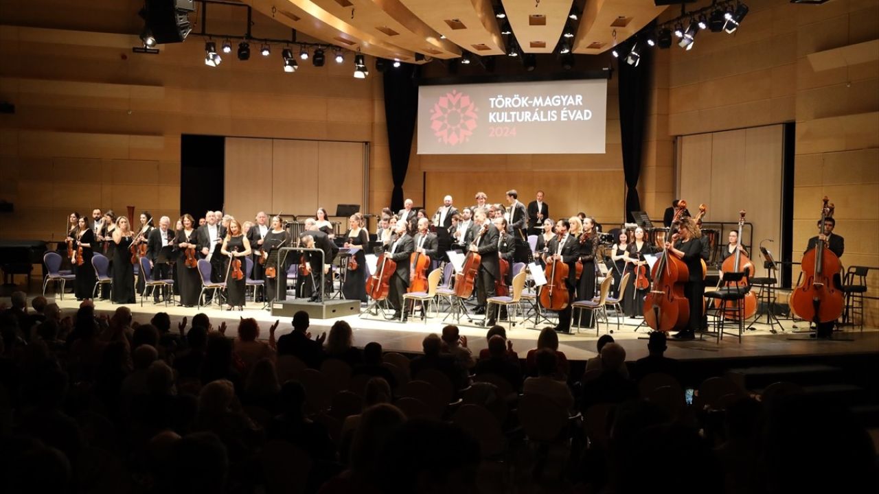 Macaristan'da Cumhurbaşkanlığı Senfoni Orkestrası'ndan Anlamlı Konser