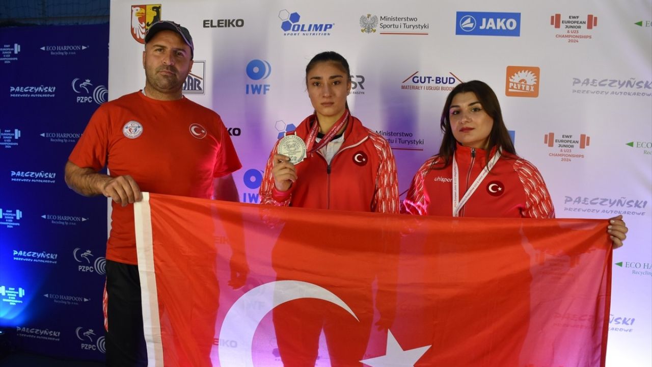 Polonya'da Gençler Avrupa Halter Şampiyonası Devam Ediyor