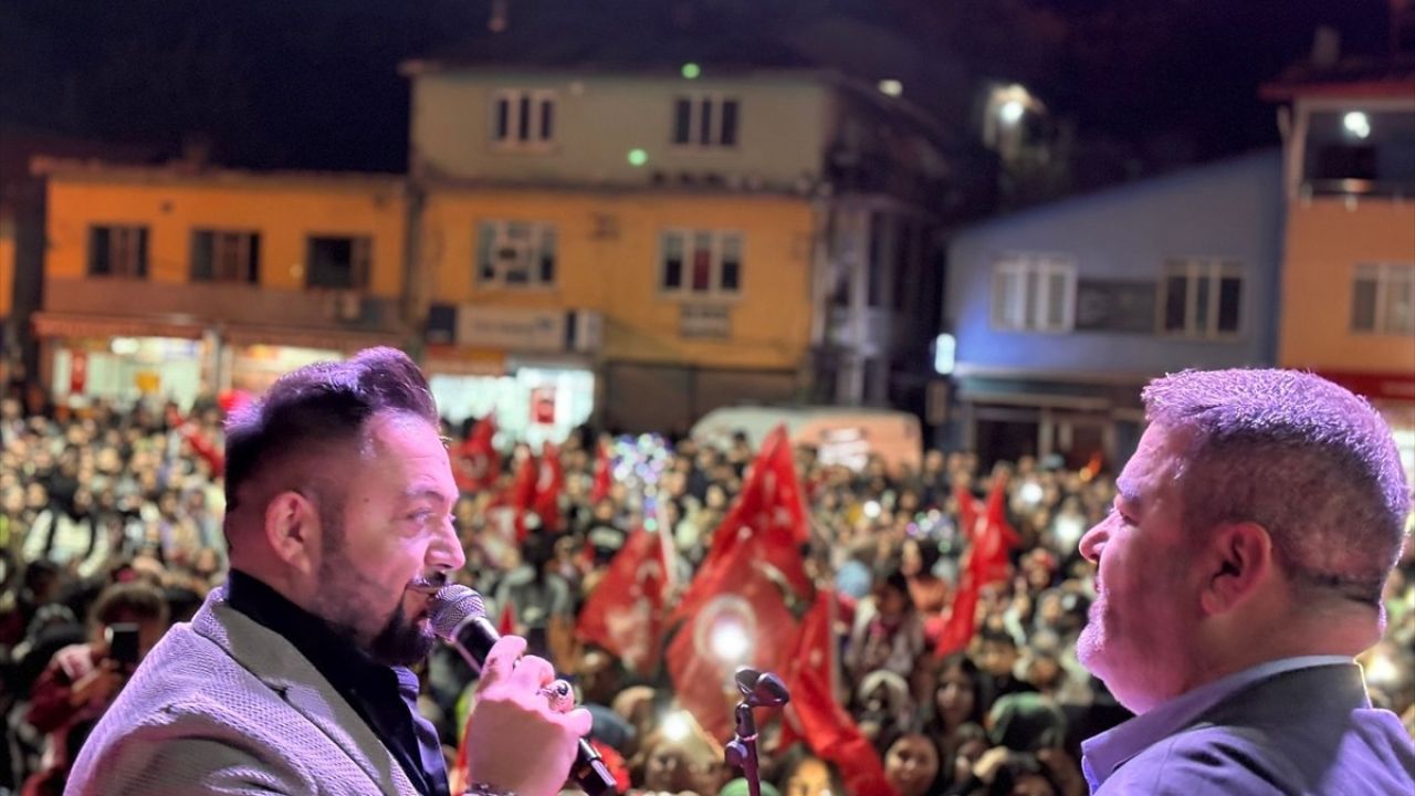 Hüseyin Kağıt, Adana'da Cumhuriyet Bayramı Konseri Verdi