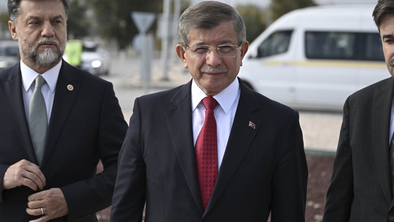 Davutoğlu'ndan TUSAŞ'a Taziye Ziyareti