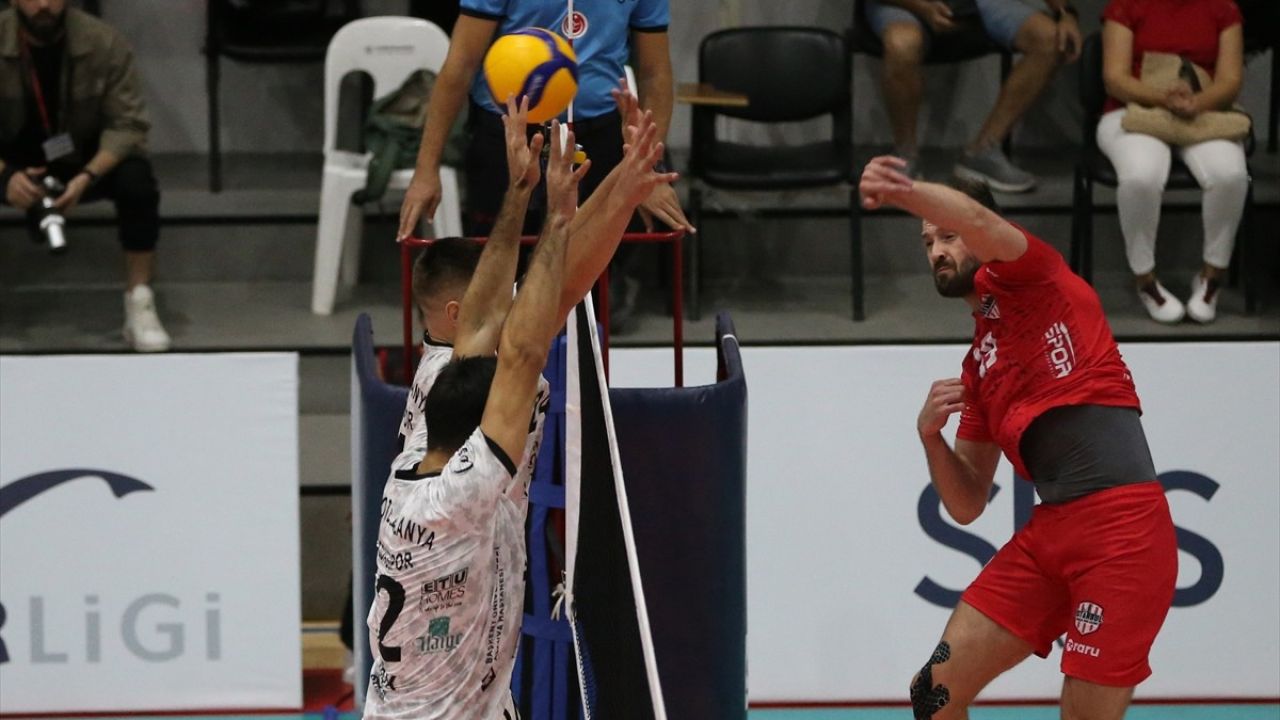 Voleybolda Beklenmedik Mücadele: ON Hotels Alanya Belediyespor İle İstanbul Gençlikspor Karşı Karşıya Geldi