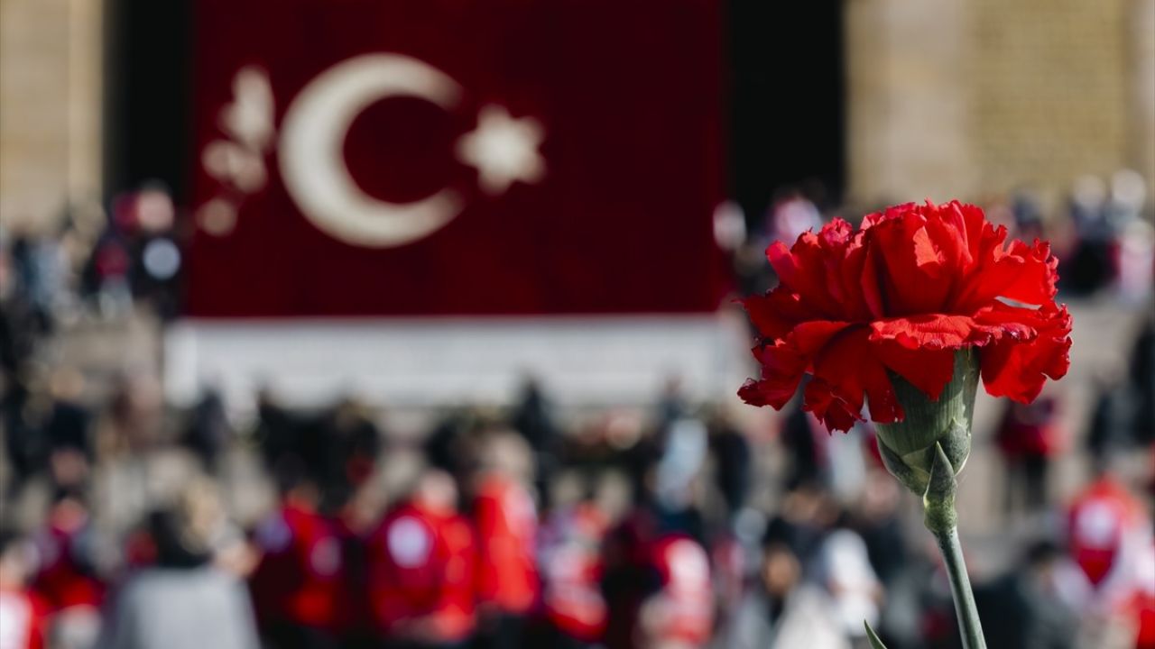 Türk Kızılay Gönüllülerinden Anıtkabir Ziyareti