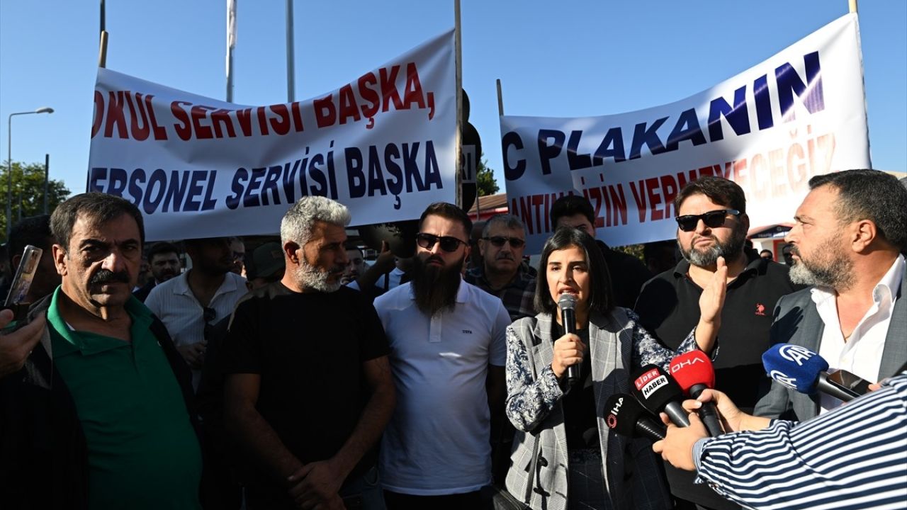 Antalya'da Ulaşım Esnafı C Plaka Zorunluluğuna İtiraz Etti