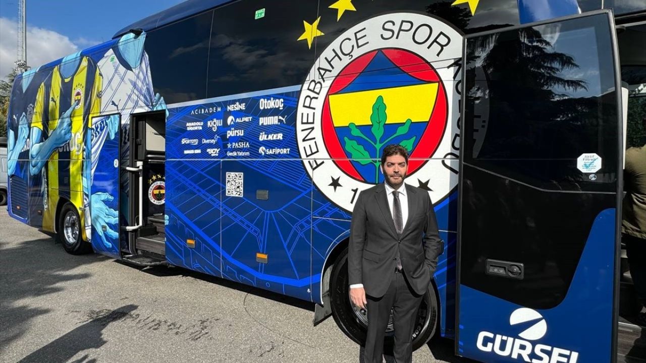 Fenerbahçe, Yeni Takım Otobüsünü Teslim Aldı