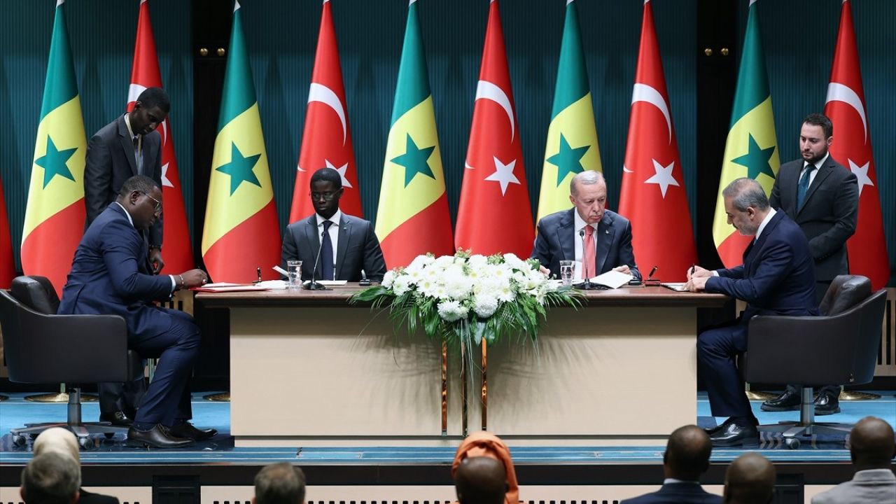 Türkiye ve Senegal Arasında Beş Stratejik Anlaşma İmzalandı