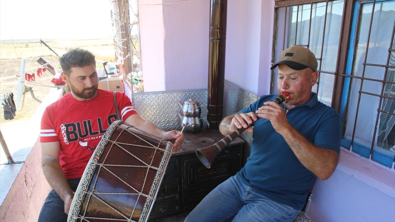 Tokat'ta Baba ve Oğul 15 Yıldır Düğünlerde Sahne Alıyor