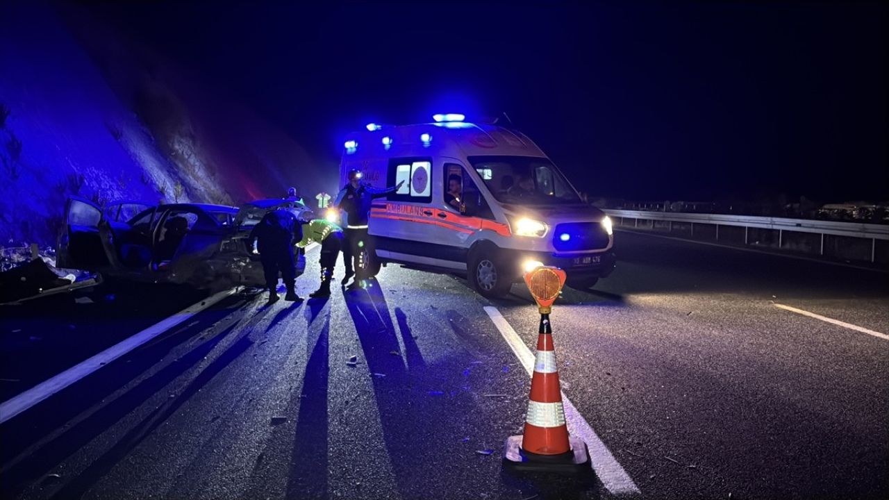 İstanbul-İzmir Otoyolu'nda Feci Kaza: 1 Ölü, 9 Yaralı