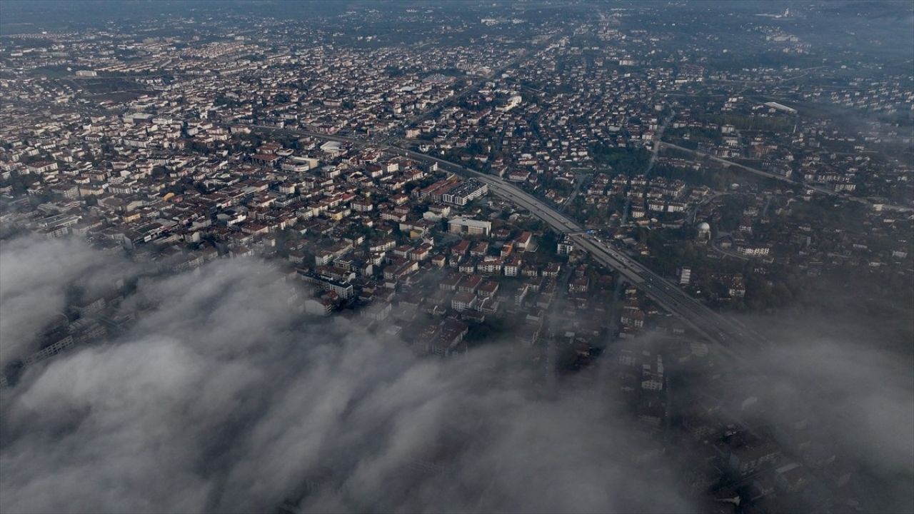 Bolu Dağı'nda Sis Etkisi Sürücüleri Uyardı