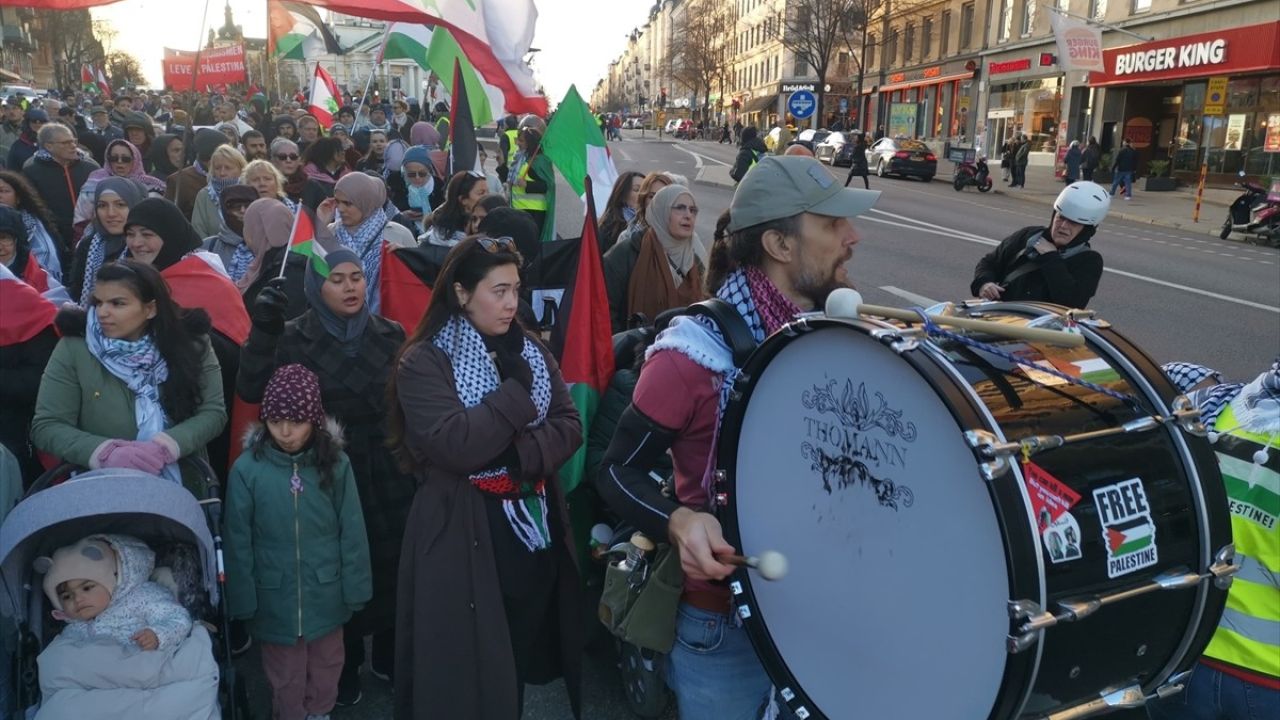 İsveç'te Filistin için Büyük Protesto