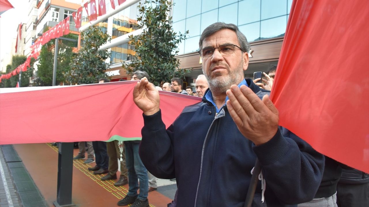 Trabzon'da Filistin İçin Destek Yürüyüşü Düzenlendi