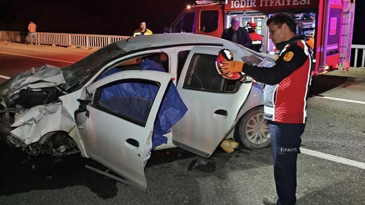 Iğdır'da Trafik Kazası: Bir Ölü, İki Yaralı