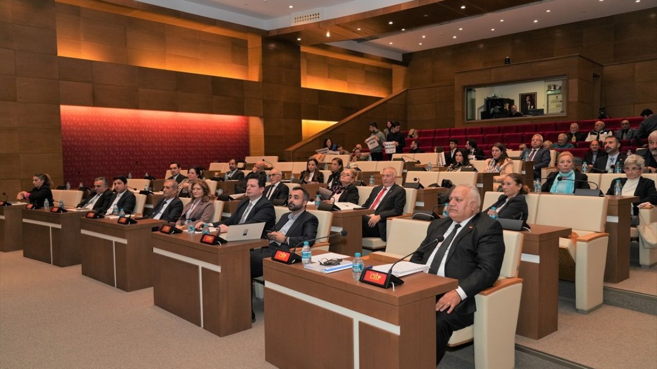 Kadıköy Belediye Meclisi'nde Sendika Tartışmaları Gündeme Geldi