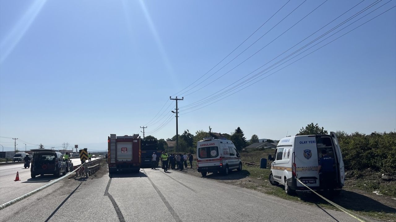 Sakarya'da Feci Trafik Kazası: Genç Sürücü Hayatını Kaybetti