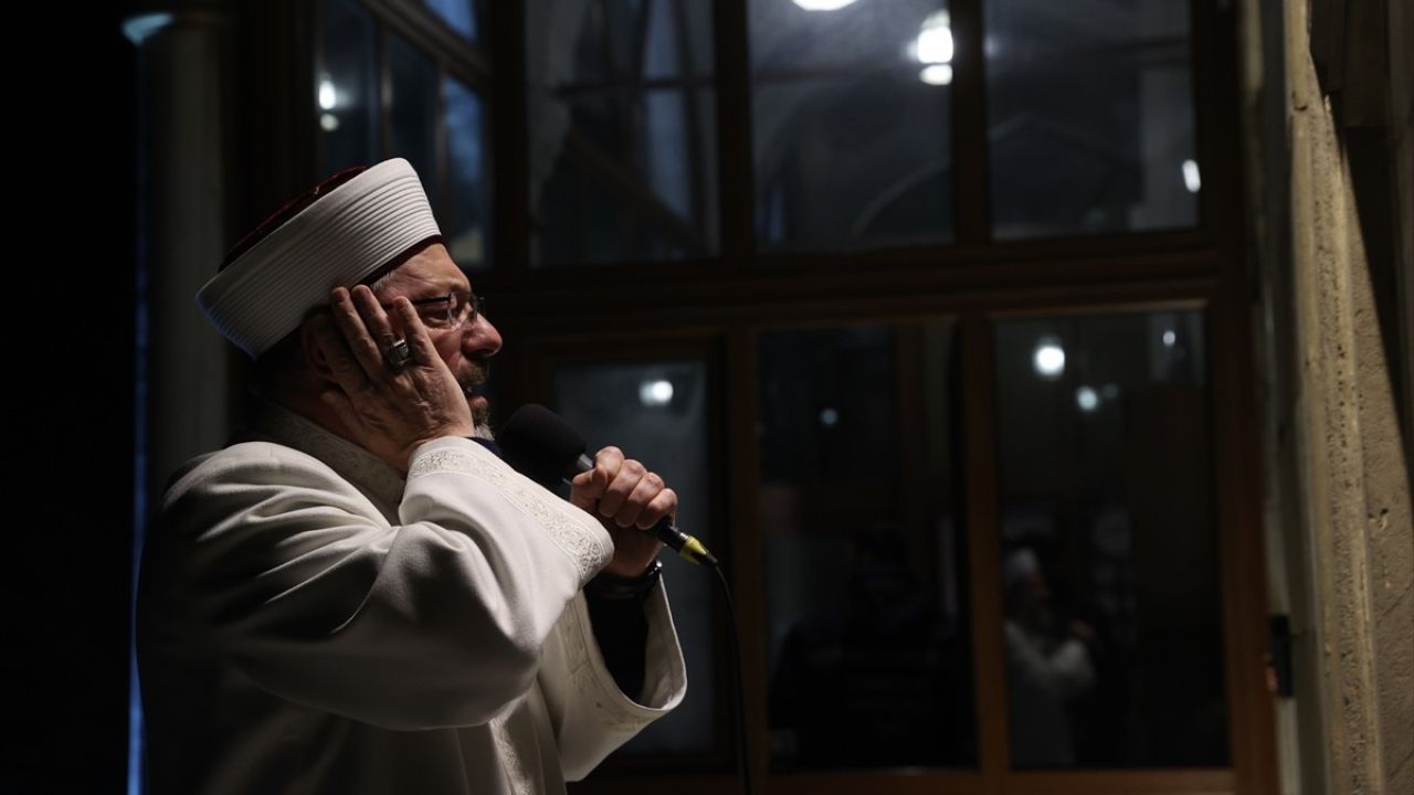 Diyanet İşleri Başkanı Ali Erbaş Bakü Şehitlik Camisi'nde