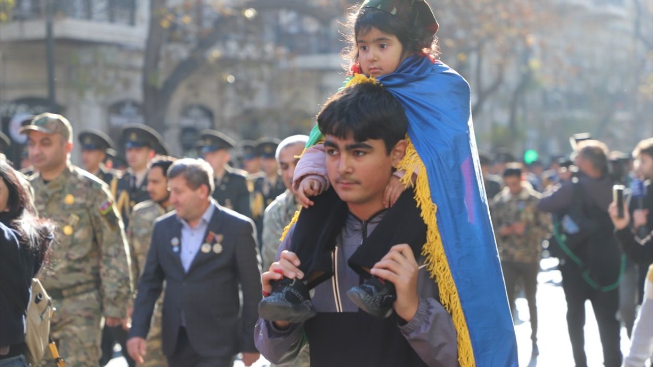 Azerbaycan'da Karabağ Zaferi'nin Dördüncü Yıl Dönümü Coşkuyla Kutlandı