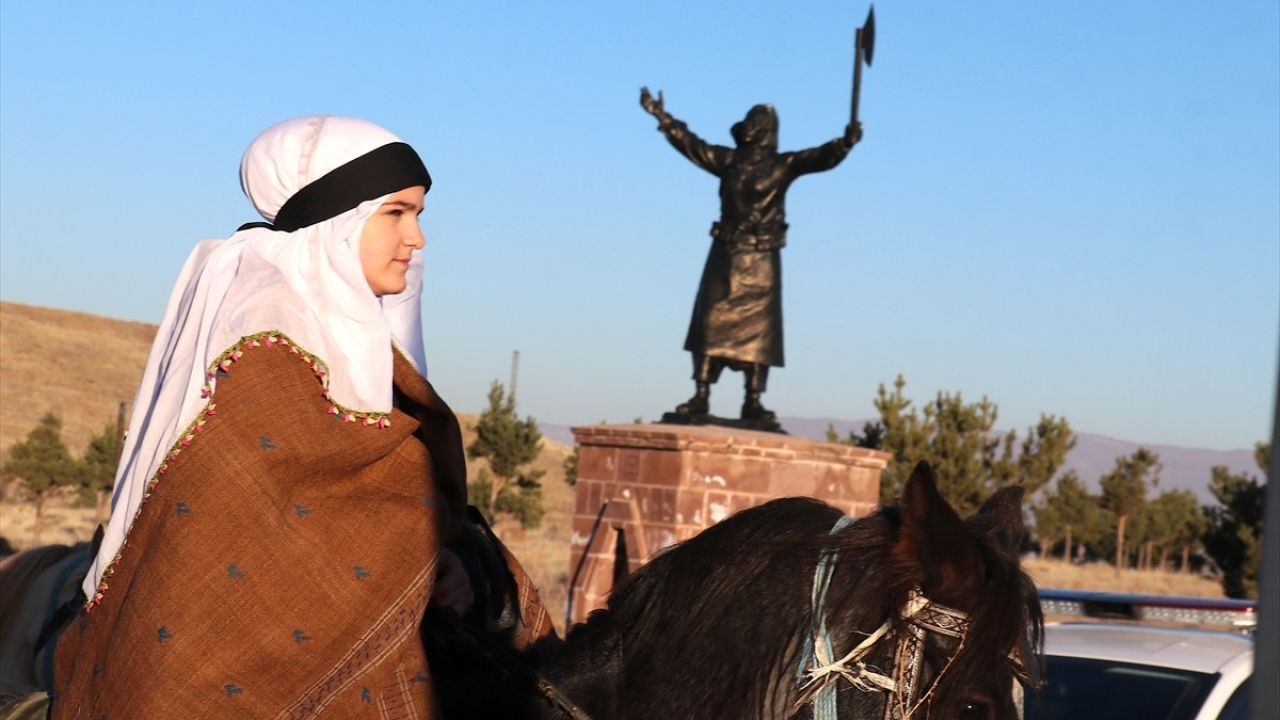 Erzurum'da Aziziye Destanı İçin Anma Yürüyüşü Düzenlendi